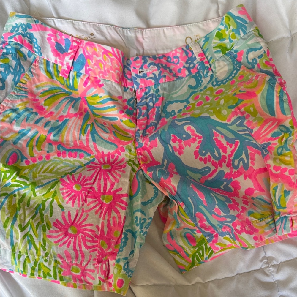 Lilly Pulitzer Bright Floral Print Women’s Shorts - Pink Multi